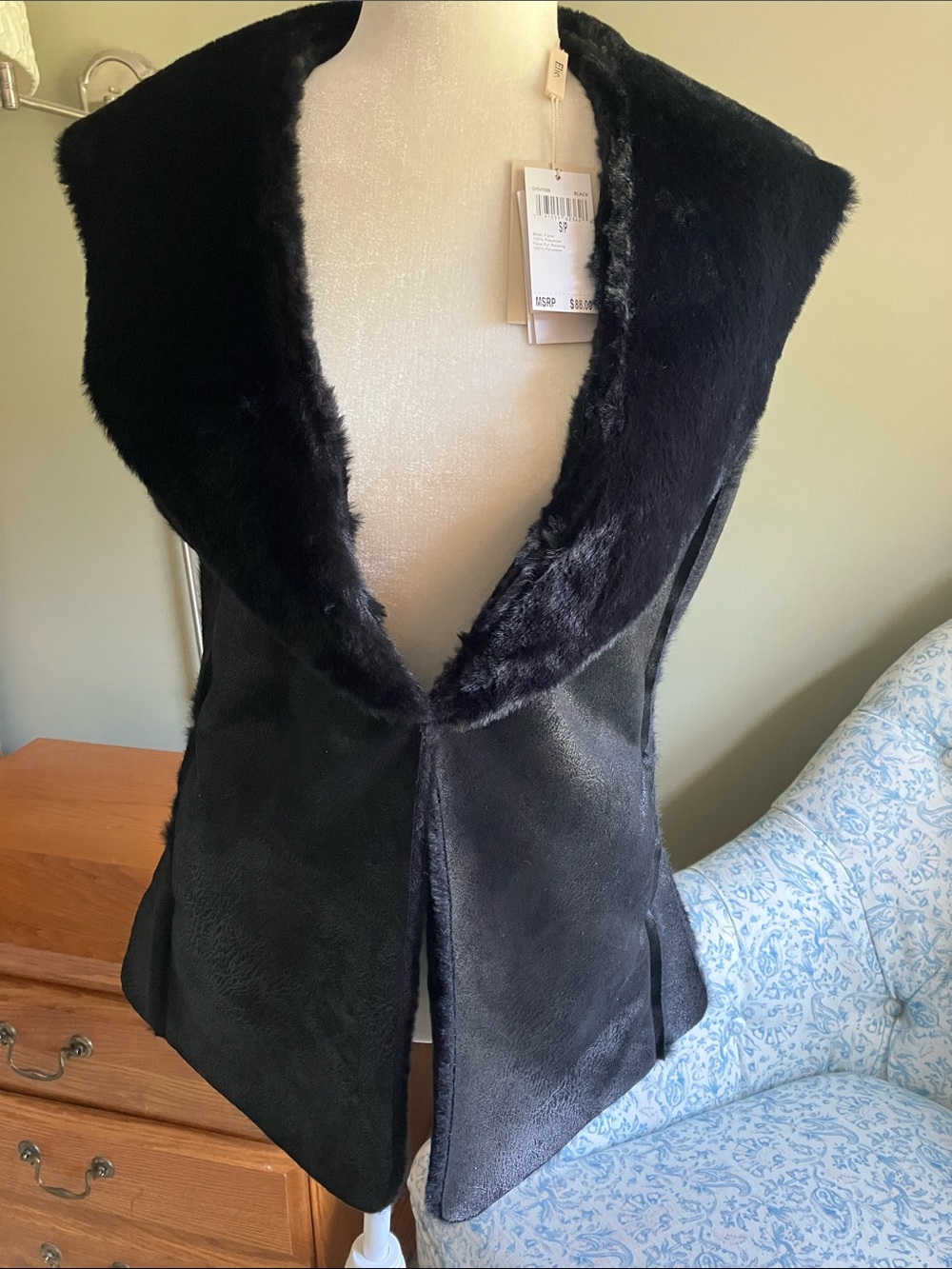 Elie Tahari blackvest faux leather and fur vegan. NWT S